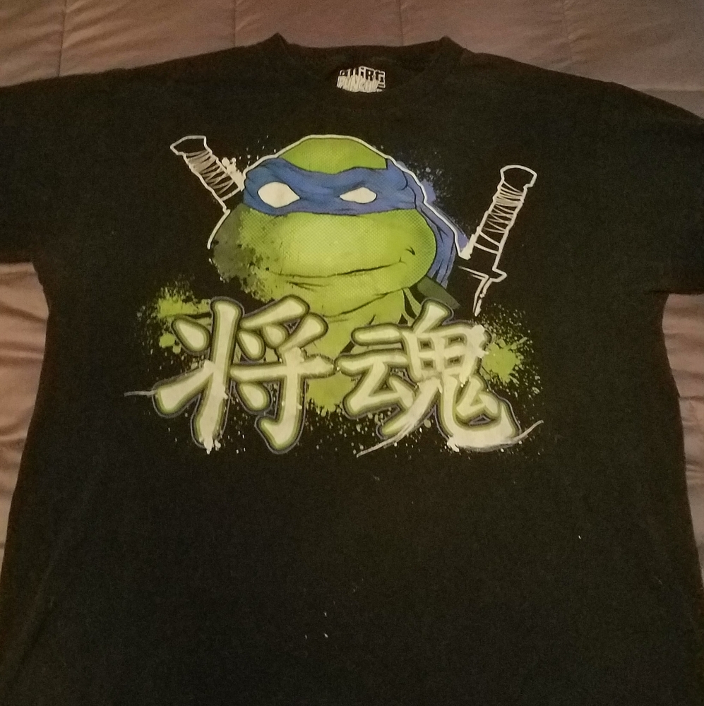 TMNT Leonardo Graffiti Shirt Size L